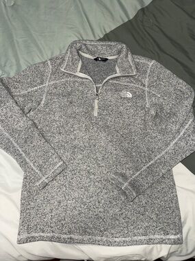 The North Face Men's Gray Heather Quarter-Zip Pullover